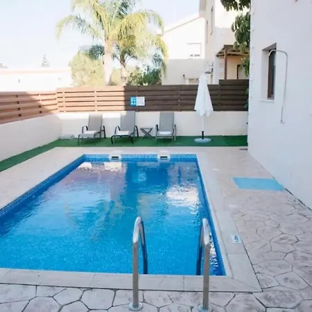 Green Bay Villas *